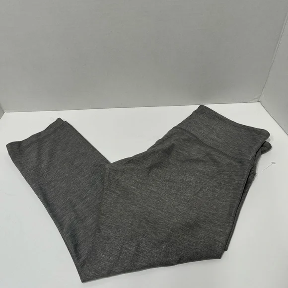 Lululemon Grey Size 6 Women’s Short Leggings, waist 28”, inseam 23”, length - Picture 10 of 14